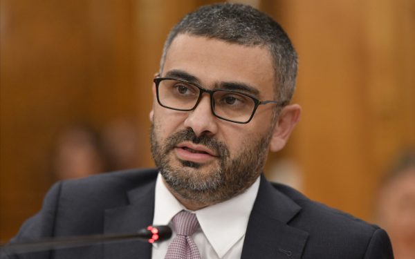 Salariul minim vs. politică: Ce fac românii cu job și-un venit mic?