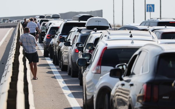 Rovinieta, blocată de fluctuații de tensiune: Haos pe șoselele din România