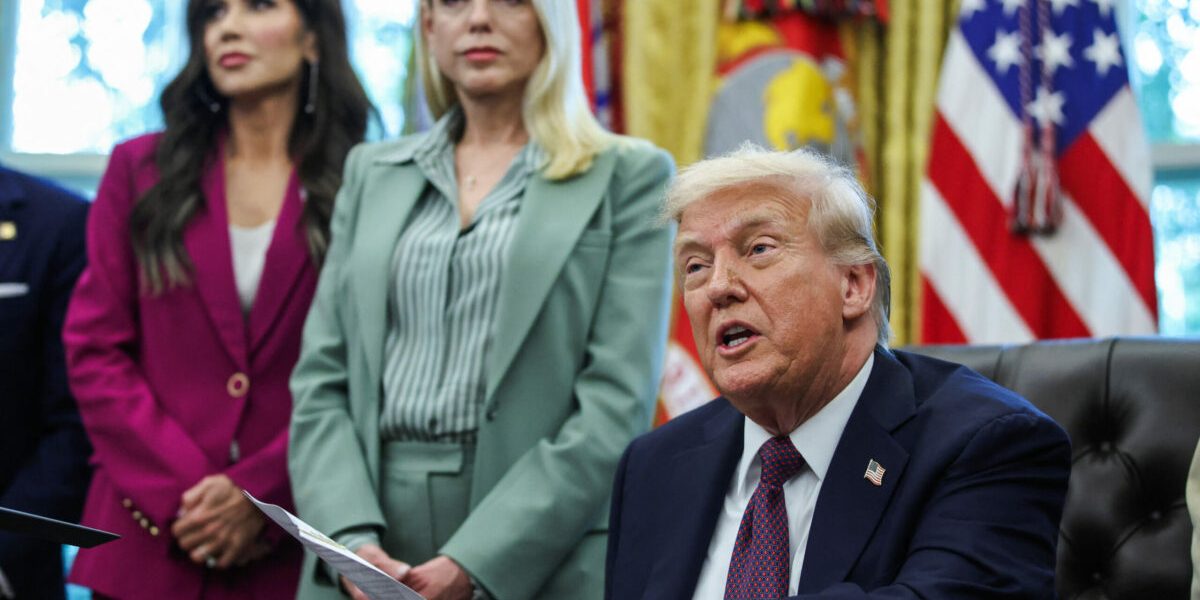 Respinge sfaturile și improvizează: Gestul șocant al lui Donald Trump