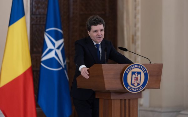 Nicușor Dan vrea tehnicieni la șefia serviciilor secrete