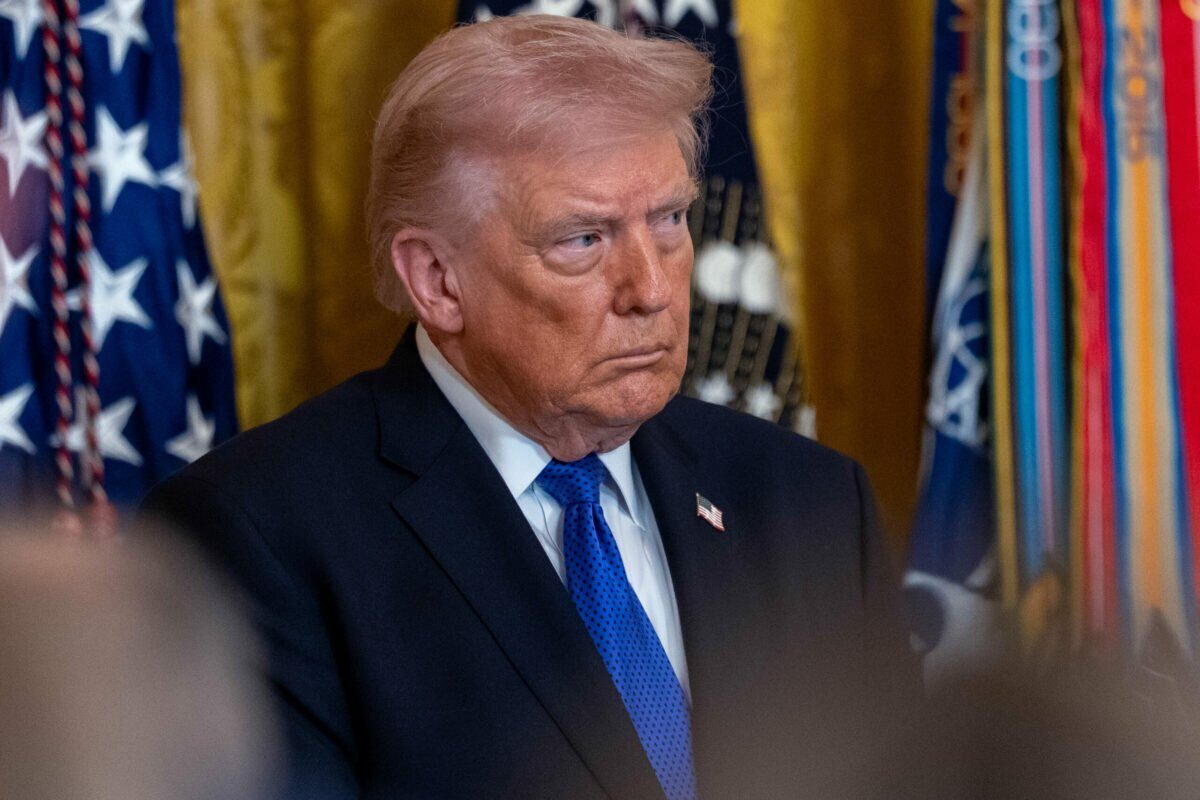Doar pentru negocieri? Donald Trump dezvăluie de ce e încă-n viață