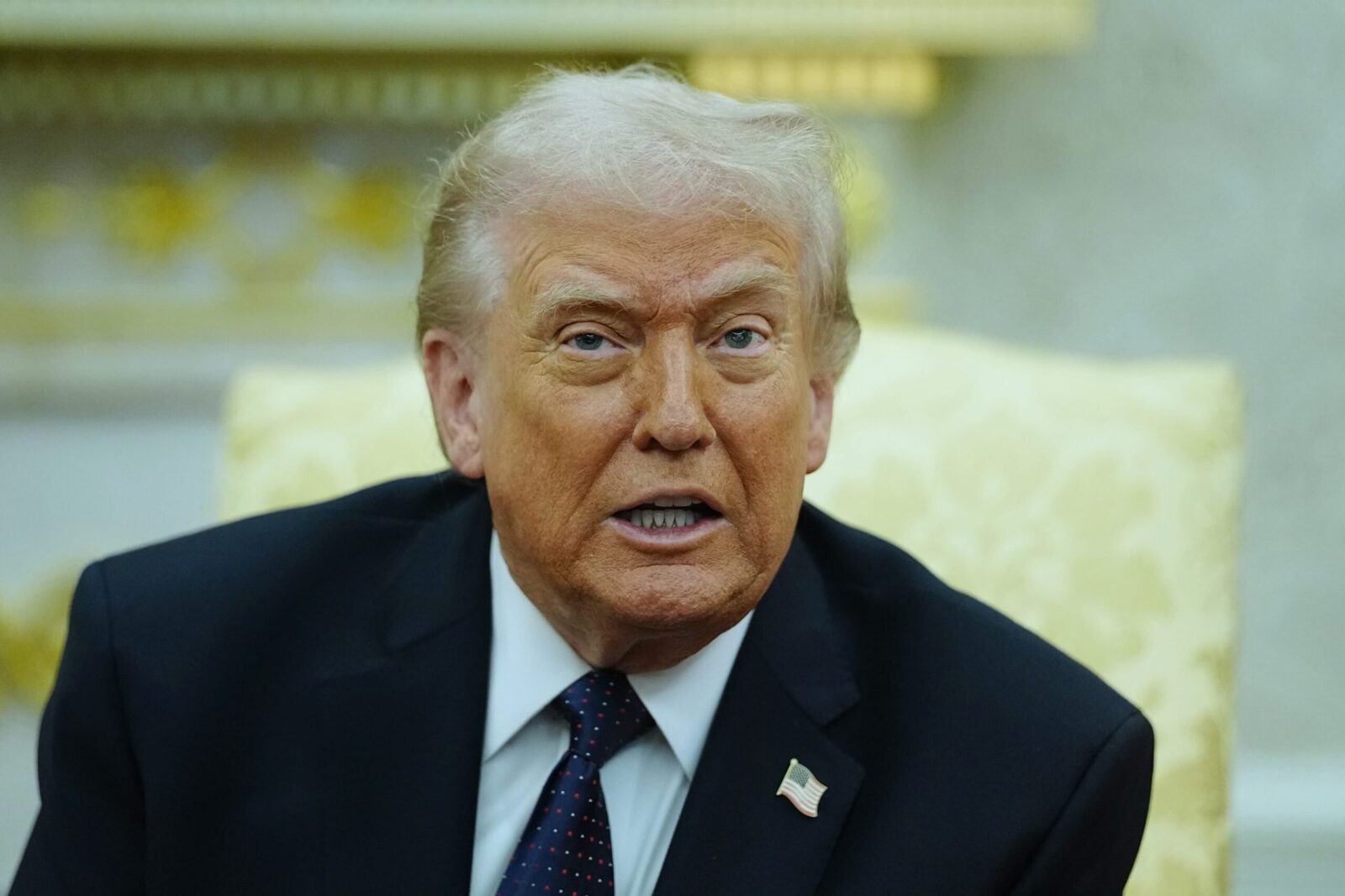 Trump amenință China cu „probleme mari” dacă ajută militar Iranul