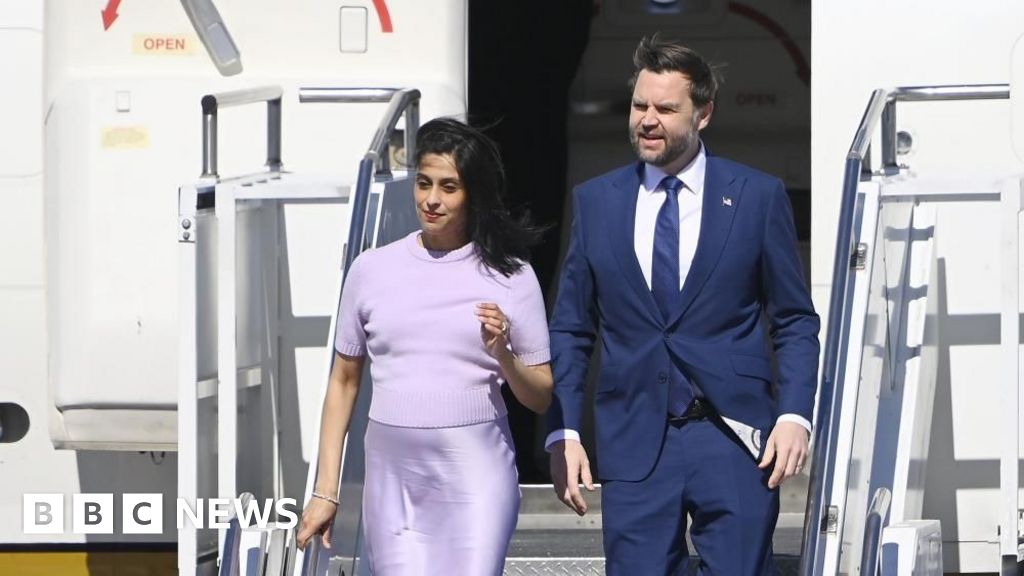 Ungaria rămâne în mare parte dependentă de combustibili fosili ruși, ignorând recomandările Uniunii Europene Ungaria se diferențiază în rândul statelor membre ale Uniunii Europene prin refuzul major de a renunța la importurile de energie provenite din Rusia