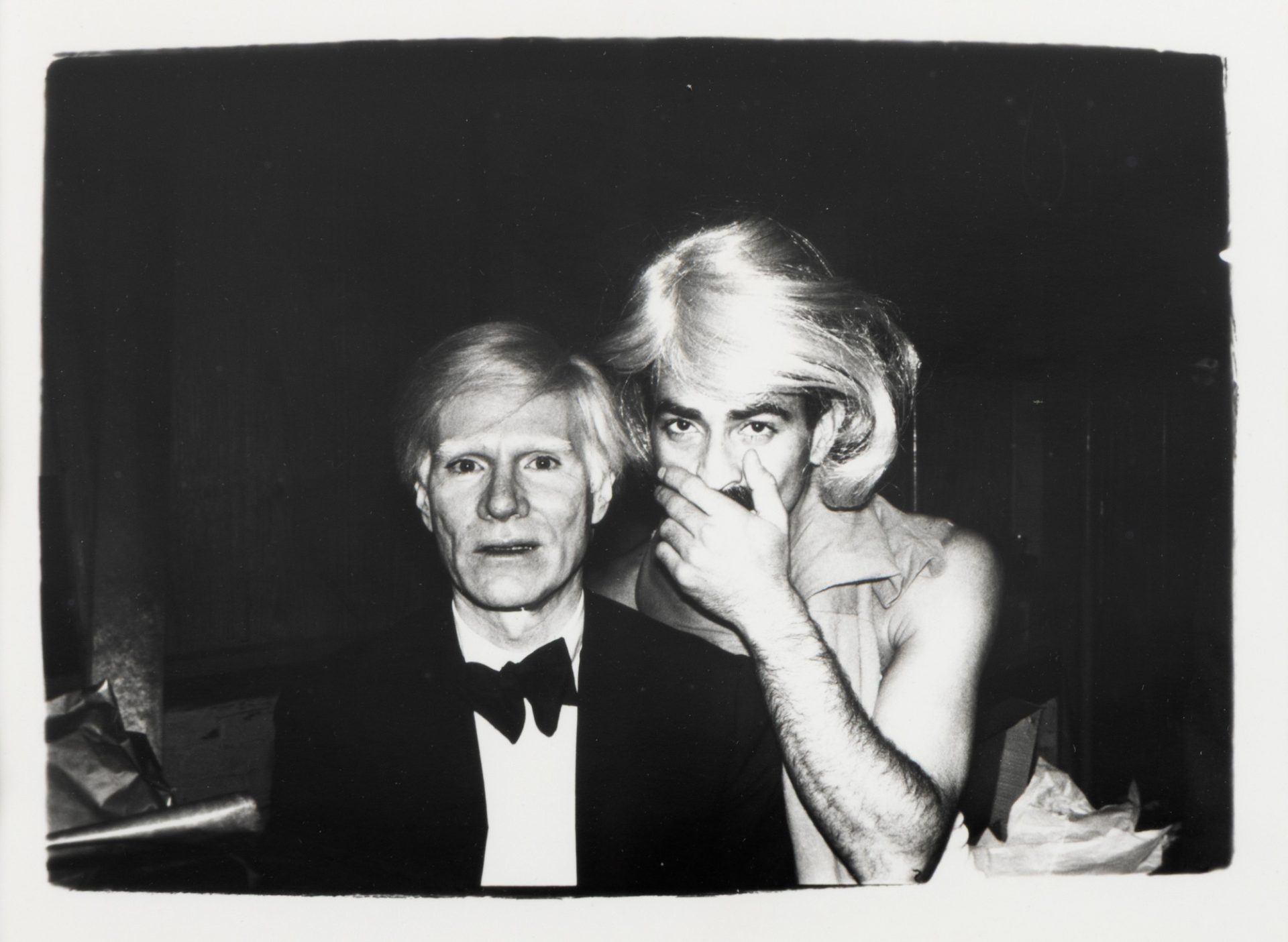 Noi premiere pentru piața de artă din România: colecția Darius Vâlcov atrage atenția internațională Casa de Licitații A10 by Artmark anunță un eveniment major pentru piața de artă din România, odată cu deschiderea celei de-a doua părți a colecției colecționariatului Darius Vâlcov