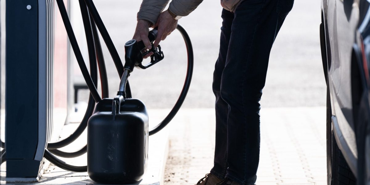 FMI: Reducerea taxelor la combustibili, soluție ineficientă contra prețurilor