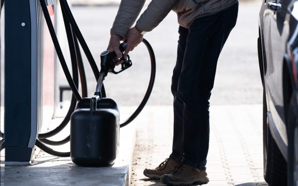 FMI: Reducerea taxelor la combustibili, soluție ineficientă contra prețurilor