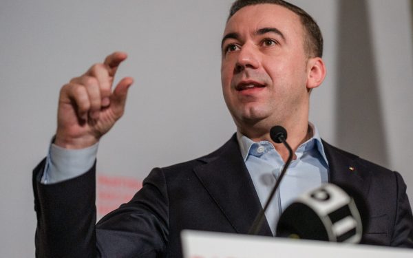 Ivan: Nu sunt probleme la carburanți. Când scad facturile la curent