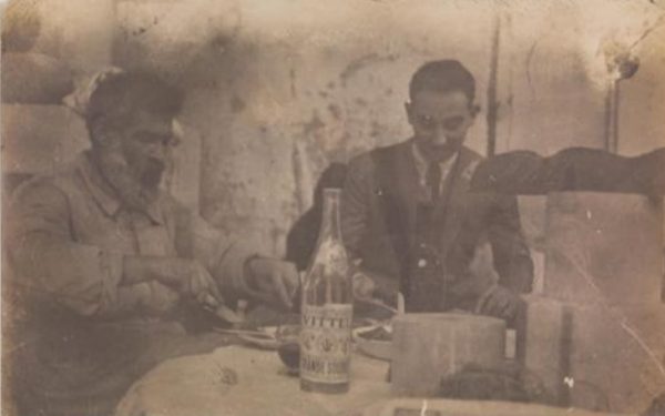 Brâncuși, Paștele și secretele festinurilor: Ouă pictate și bucate alese