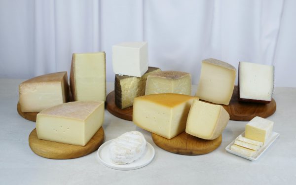 România lansează prima selecție de brânzeturi maturate, expertizată