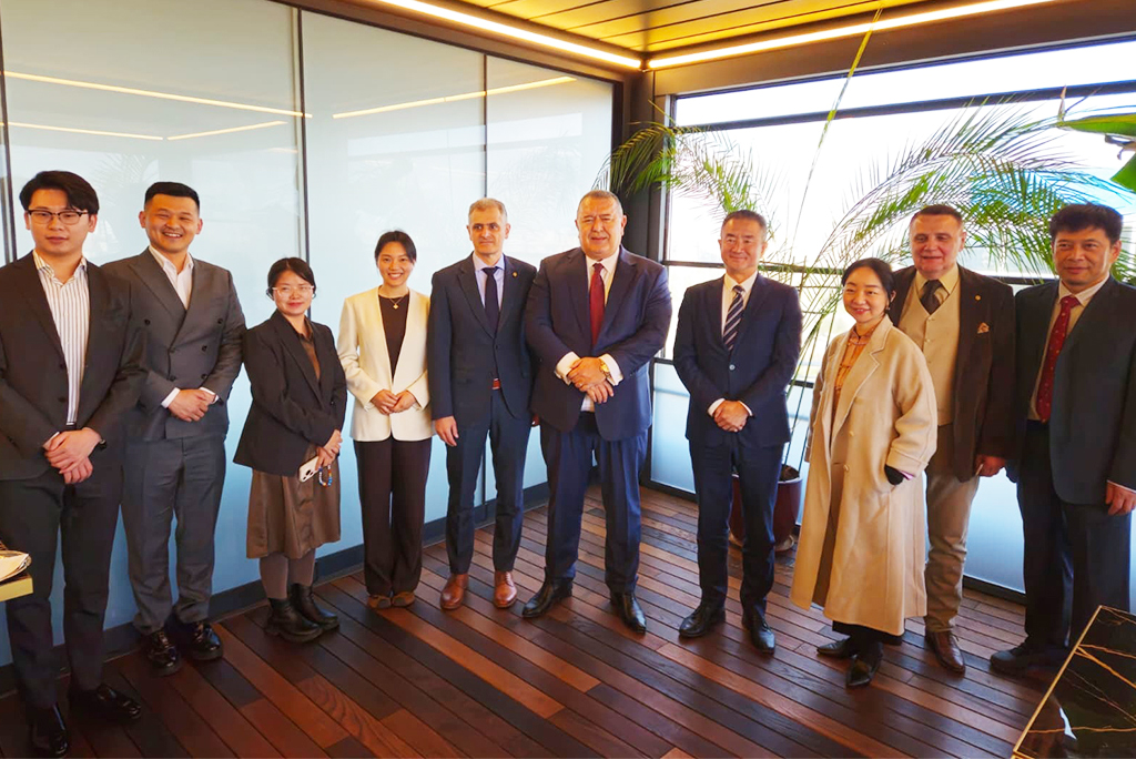 Camera de Comerț și Industrie a României (CCIR) a găzduit o întâlnire cu o delegație din provincia Guangdong, China, pentru a discuta despre intensificarea relațiilor economice bilaterale și atragerea de investiții