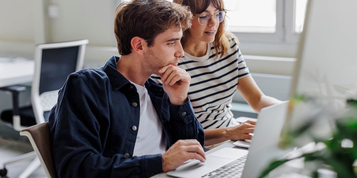 Externalizare în creștere: Salariile din România și Europa, date pe mâna altora