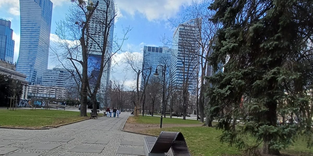 Orașul Varșovia, model pentru București: trotuare libere, sute de km de piste