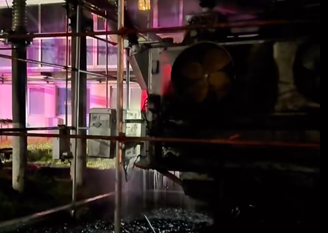 Incendiu violent la ELCEN: București, fără căldură în Vest