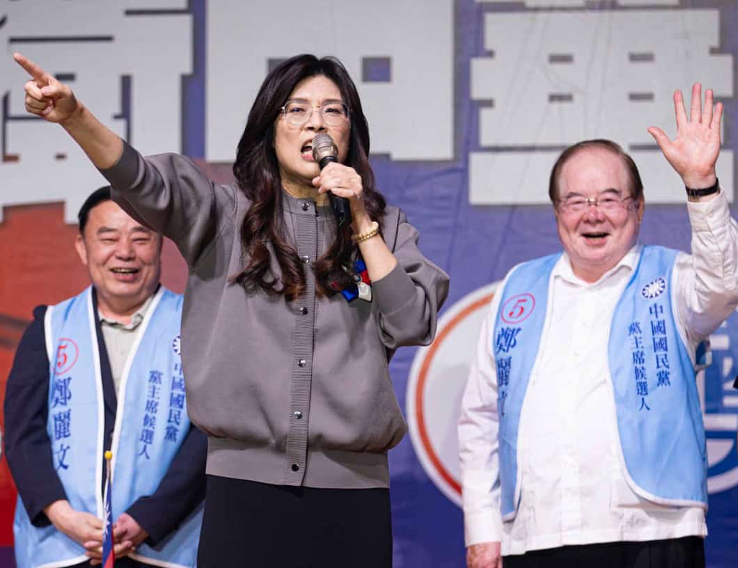 Şefa opoziției din Taiwan, Cheng Li-wun, a făcut apel la reconciliere cu China Cheng Li-wun, lidera Kuomintang (KMT), principalul partid de opoziție din Taiwan, se află într-o vizită în China, unde a declarat că se va inspira din spiritul fondatorului partidului său, Sun Yat-sen, pentru a căuta reconcilierea cu Beijingul