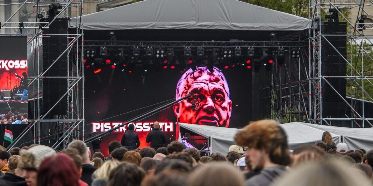 Lebede negre la urne: Ungaria, prinsă-n iureșul alegerilor