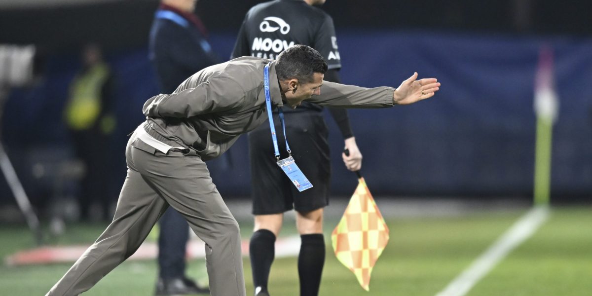 Gâlcă, furios după Craiova: Doar jucătorii care „pot alerga” vor mai juca