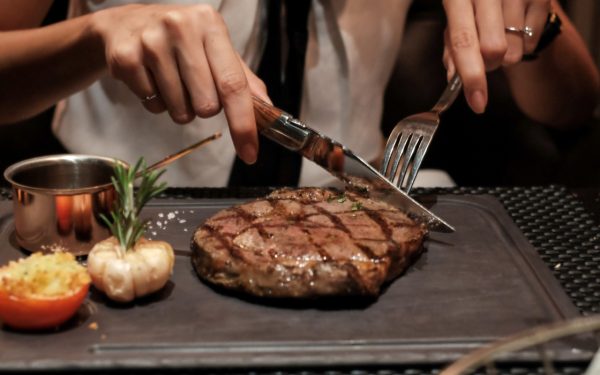 Cum prepari-un steak ca-n restaurantele de lux: Secretele marilor bucătari dezvăluite