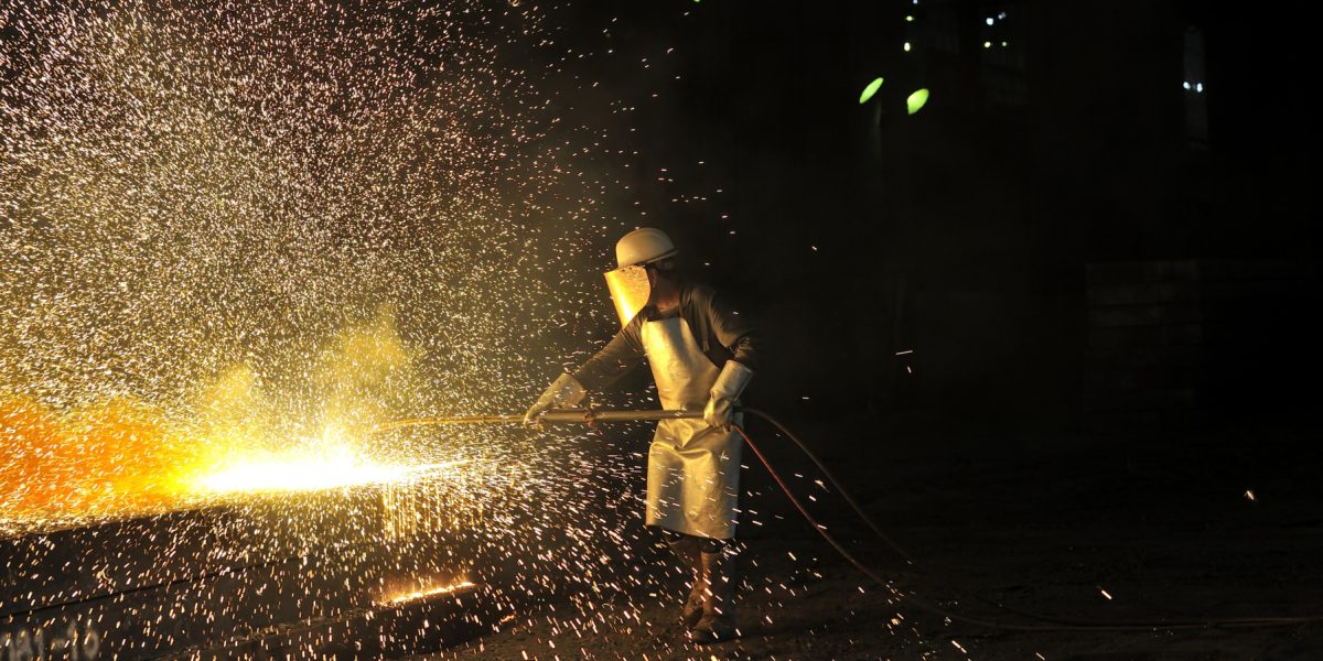 UE lovește oțelul chinezesc: Taxe vamale DUBLATE pentru a salva industria