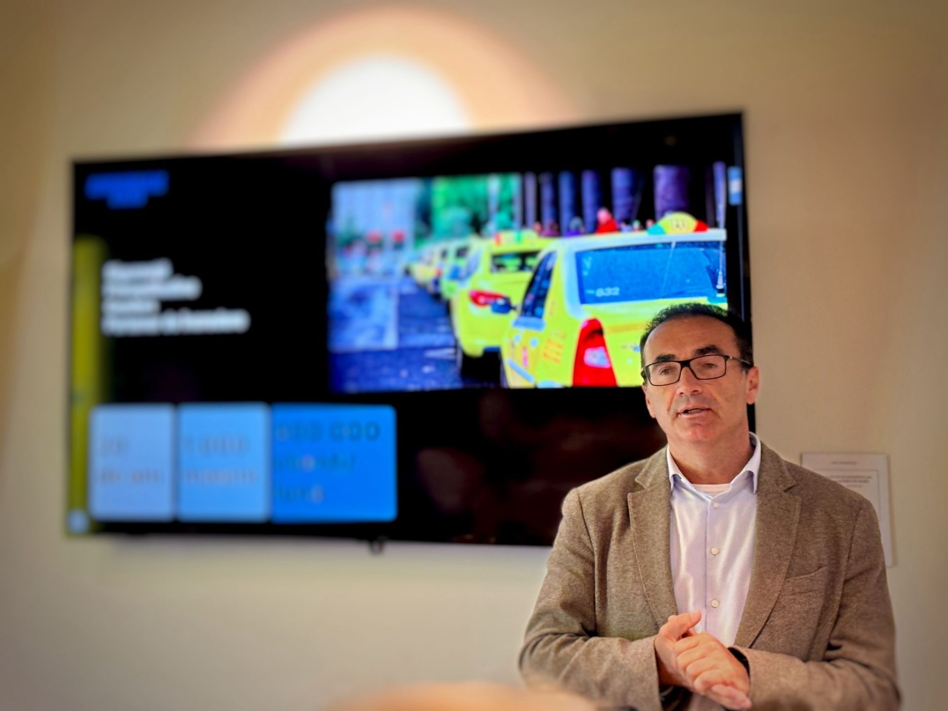 Patron de taxi din București, lovit de scumpiri: „Am mărit tariful cu doar 10%”