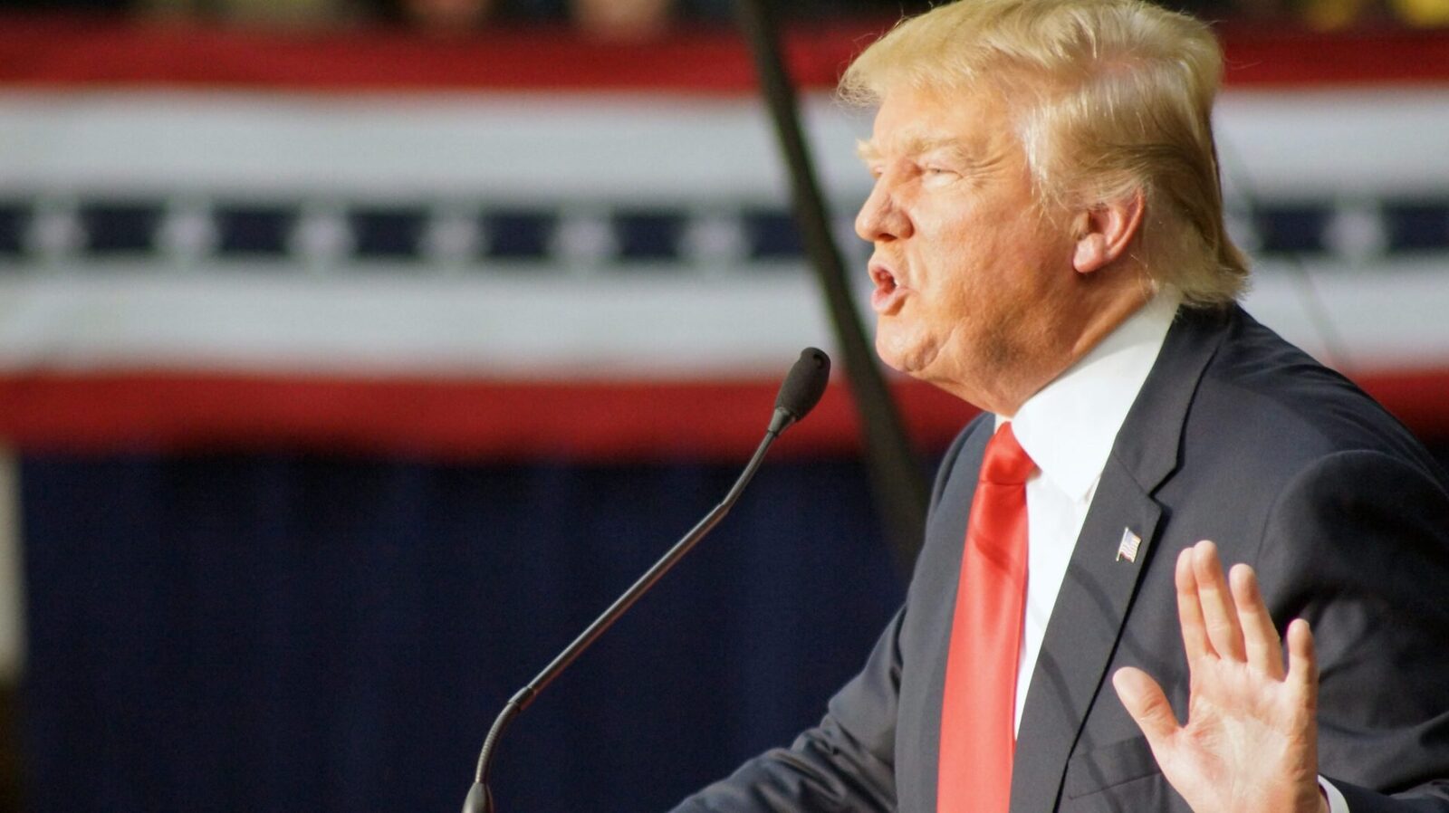 Iranul nu renunță la bomba atomică, Trump promite: Niciodată nu o va avea