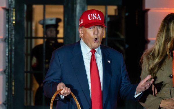 Reacția lui Donald Trump, după alegerile din Ungaria: Un simplu „mulțumesc” și… stânga-mprejur