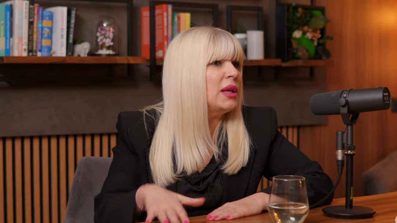 Elena Udrea acuză abuzuri din partea CNA și avertizează asupra libertății de exprimare Fostul ministru Elena Udrea a reacționat dur după decizia instanței de suspendare a hotărârii Consiliului Național al Audiovizualului (CNA)