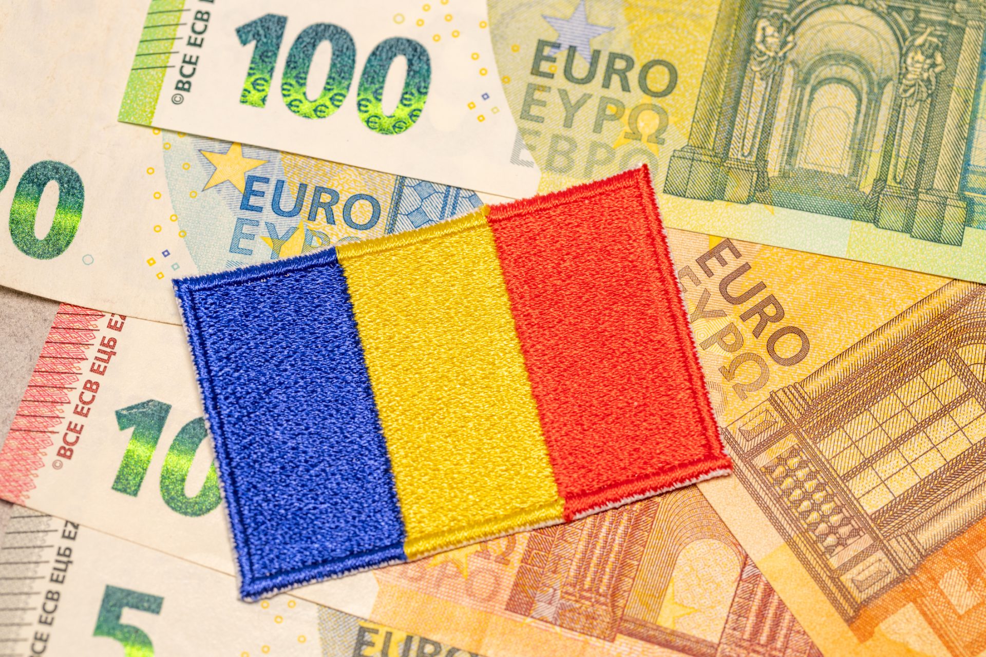 Secretarul general al Guvernului, Ștefan Radu Oprea, a tras un semnal de alarmă privind alocările viitoare ale fondurilor europene pentru România, avertizând că există riscul ca firmele mici și mijlocii (IMM) din țară să fie decuplate de la finanțările din perioada 2028-2034
