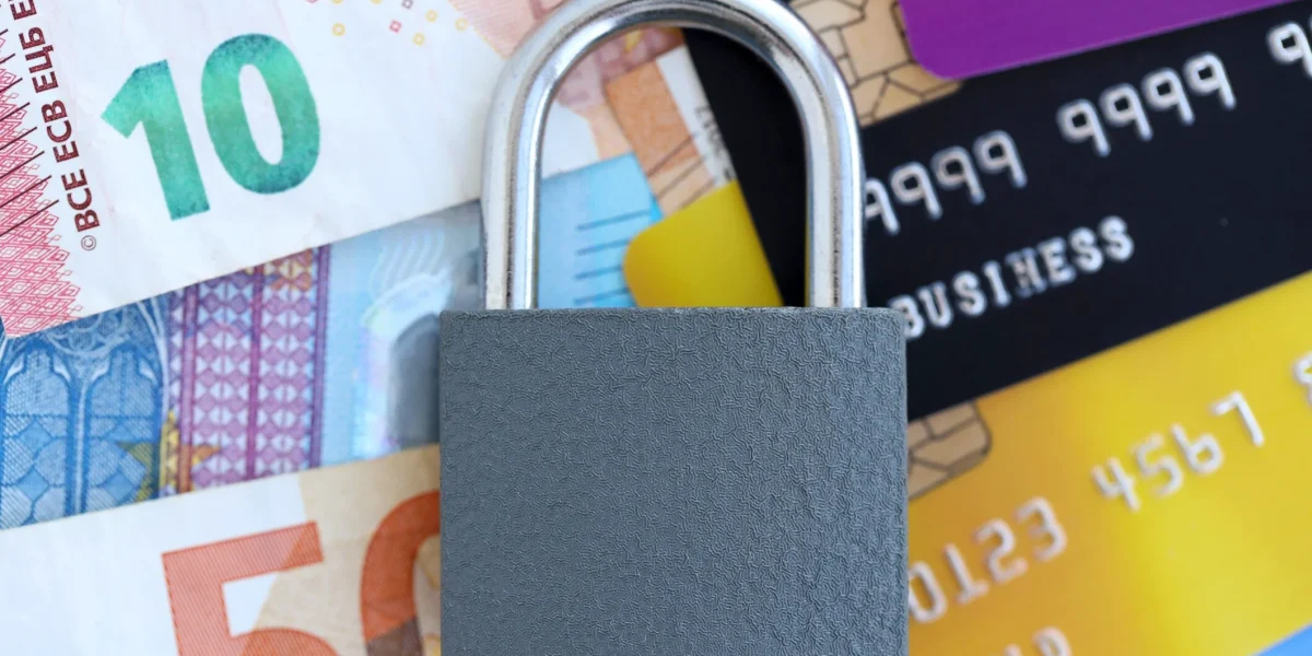 Plăți CASH limitate: UE impune reguli obligatorii din 2027