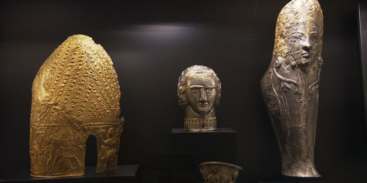 Hoții de la Muzeul Drents au vrut și coiful de la Cucuteni-Băiceni