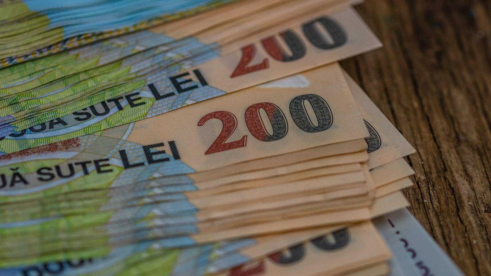 USR și PSD, alături de clienții păgubiți de bănci cu ROBOR, după ancheta Consiliului Concurenței