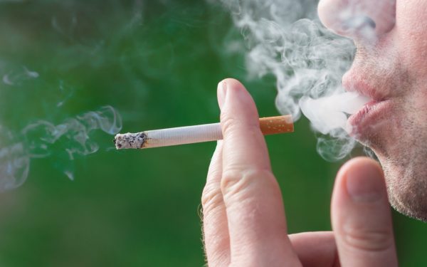 Fumatul deteriorează creierul: Demența, legătura periculoasă cu plămânii