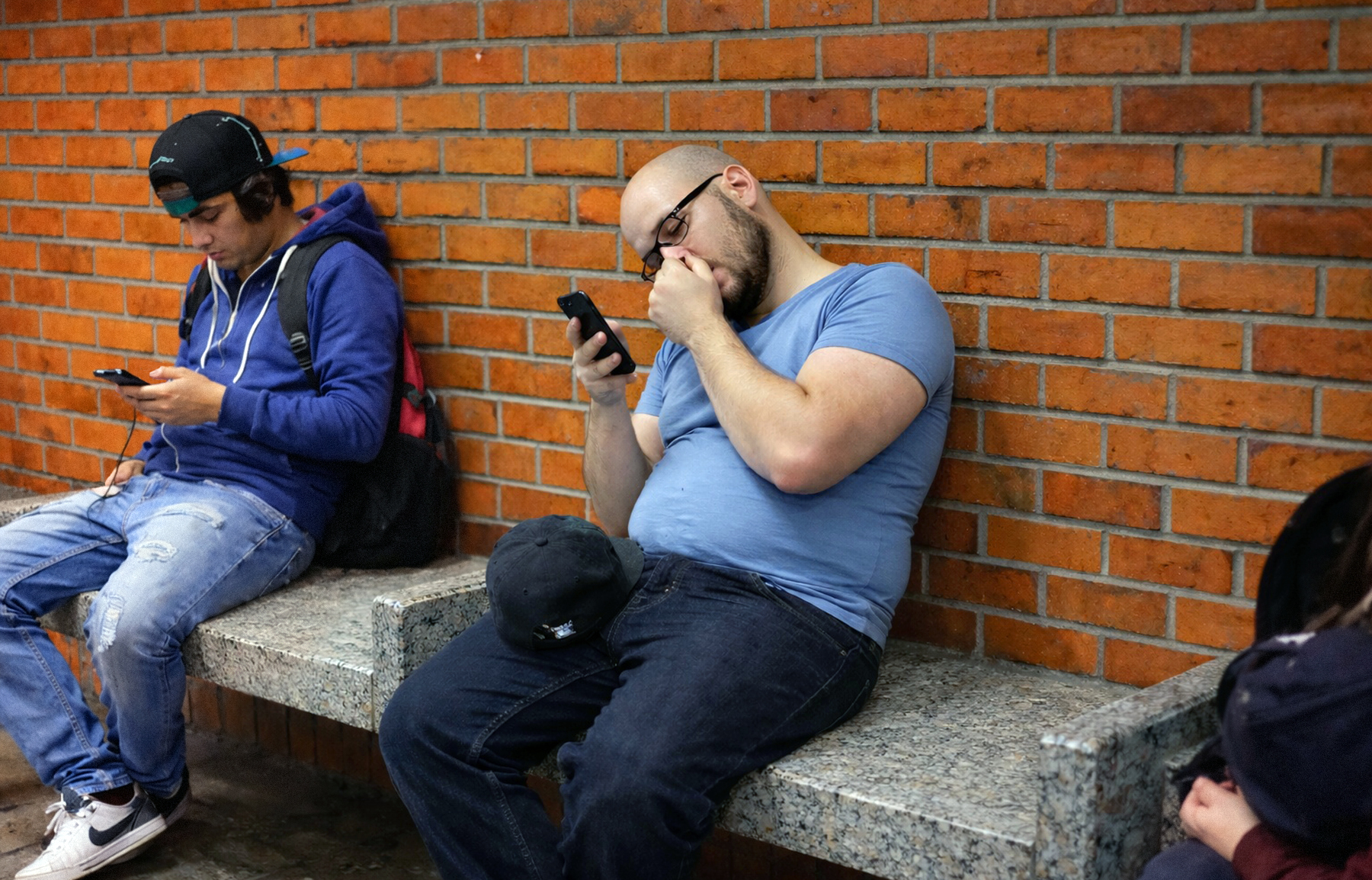 Cercetările recente sugerează o posibilă legătură între gestul de a te scobi în nas și riscul de a dezvolta boala Alzheimer, dar rămân multe incertitudini