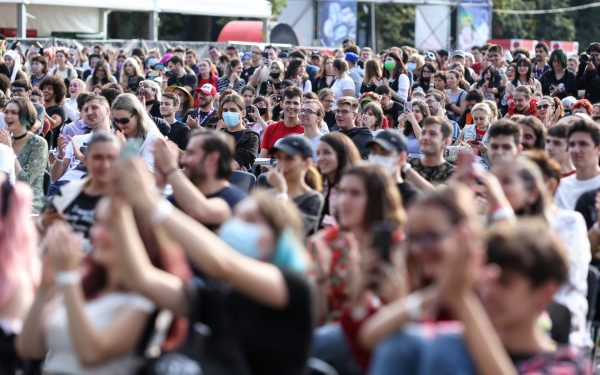 Vedeta Teen Wolf la Comic Con România, după ce Iain Glen a renunțat