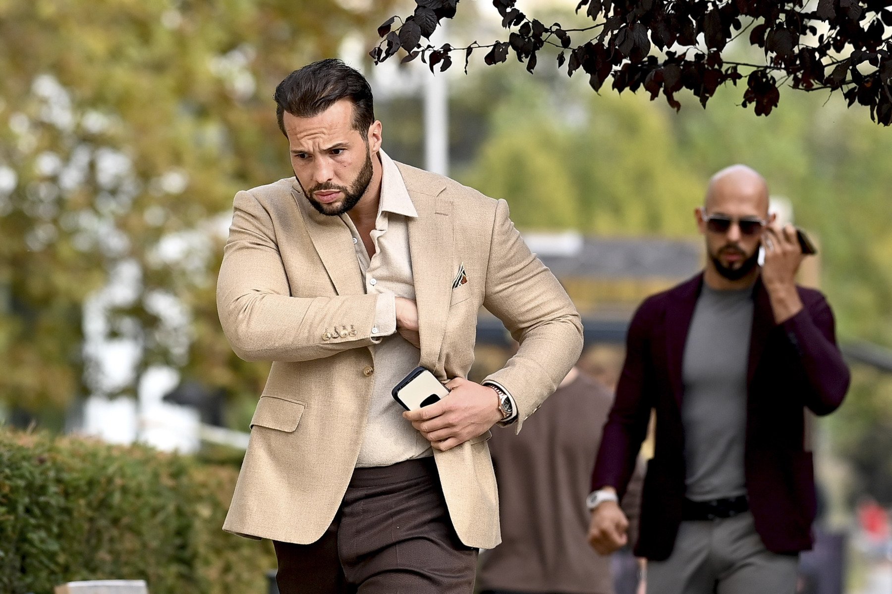 Tribunalul din București a dispus ridicarea măsurilor preventive pentru frații Andrew și Tristan TATE Tribunalul din București a decis luni ridicarea tuturor măsurilor preventive aplicate pentru Andrew și Tristan TATE