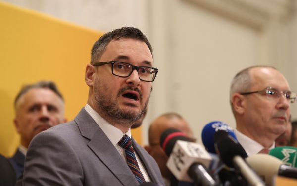 AUR: Scandal monstru după ce un membru a sărit la bătaie. Tanasă, țintă