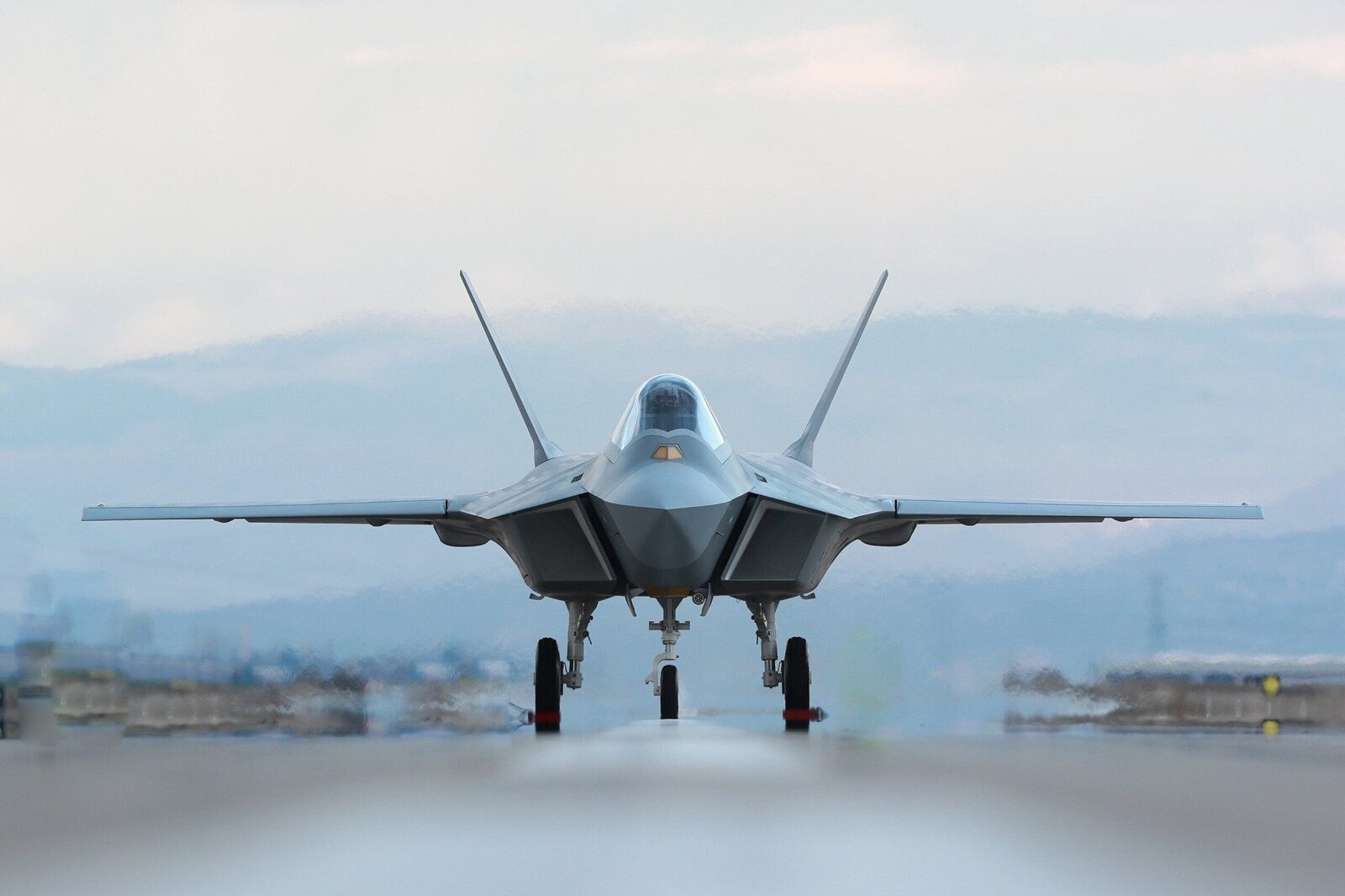 Canada vrea avion de luptă cu Marea Britanie, Italia și Japonia