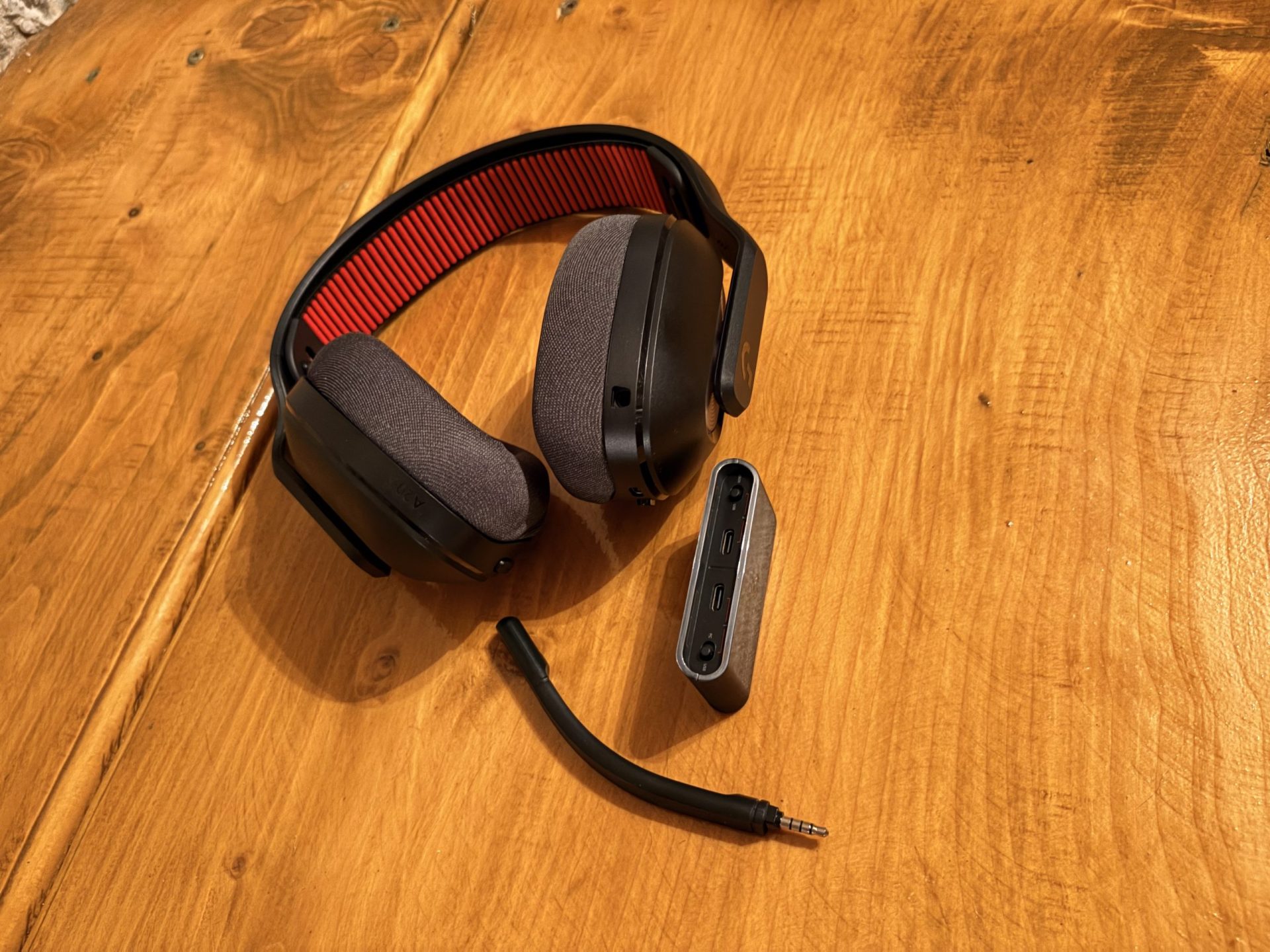 Cumpărăturile de periferice electronice recondiționate sau second-hand devin opțiuni populare pentru cei care doresc să economisească, însă alegerea potrivită poate fi mai complicată decât pare la prima vedere