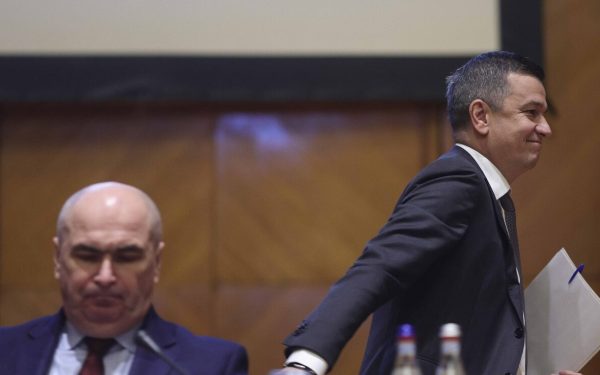 Grindeanu, nervos la Maramureș: Bolojan, șoferul cu ochii-n telefon