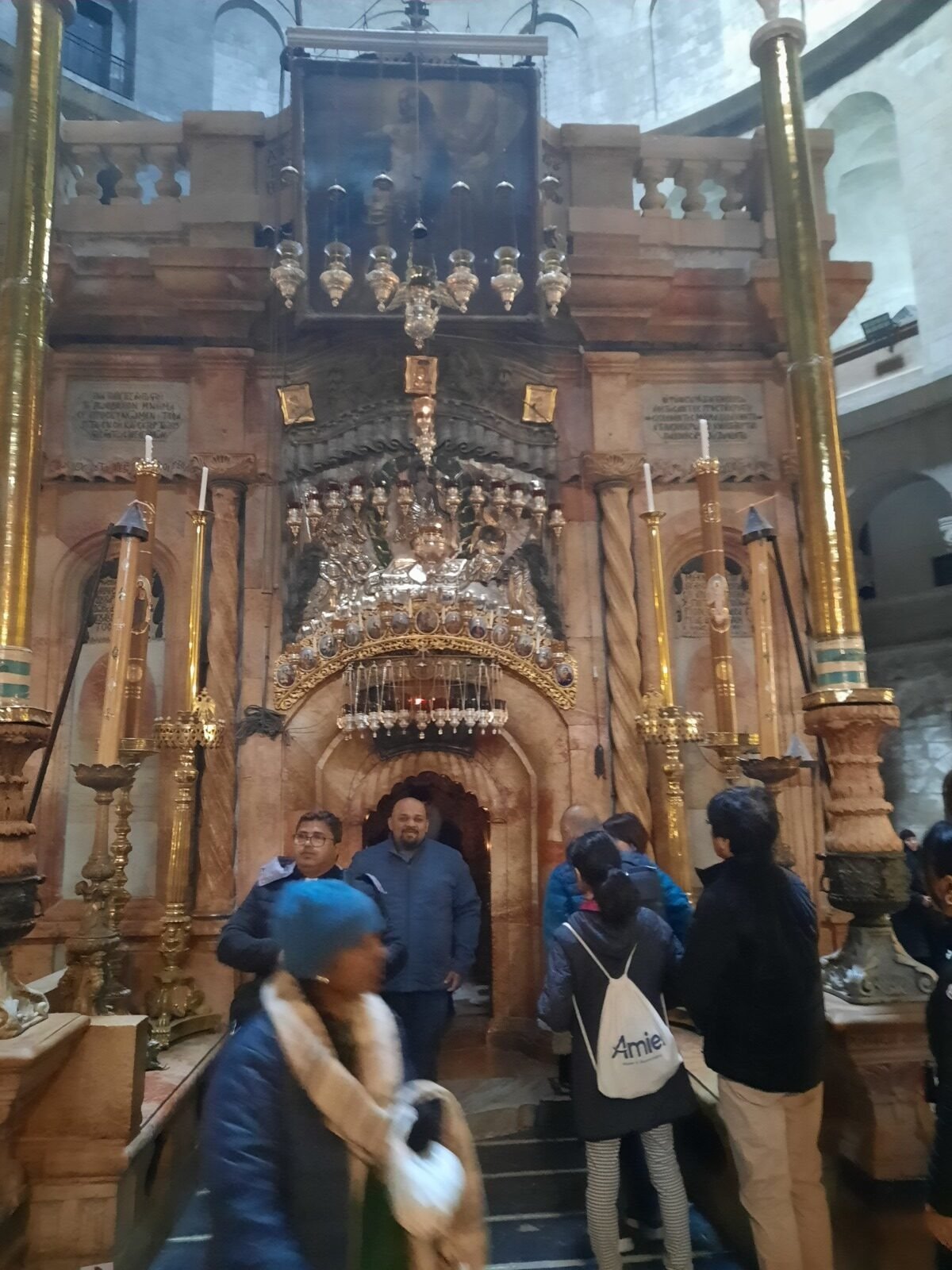 Pe străduțele liniștite din Orașul Vechi al Ierusalimului, duminică dimineața, tăcerea a pus stăpânire pe zonele care în mod obișnuit sunt pline de viață