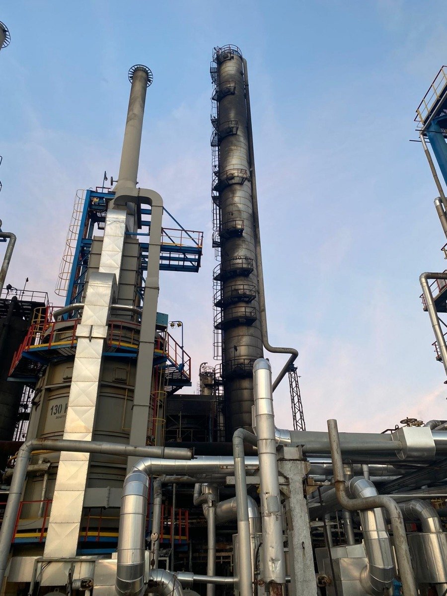 Rafinăria Petromidia și-a reluat activitatea la capacitate maximă, după finalizarea lucrărilor de mentenanță După o perioadă de câteva luni de oprire temporară pentru lucrări de mentenanță, Rafinăria Petromidia, cea mai mare unitate de profil din România, și-a reluat recent funcționarea la parametri optimi