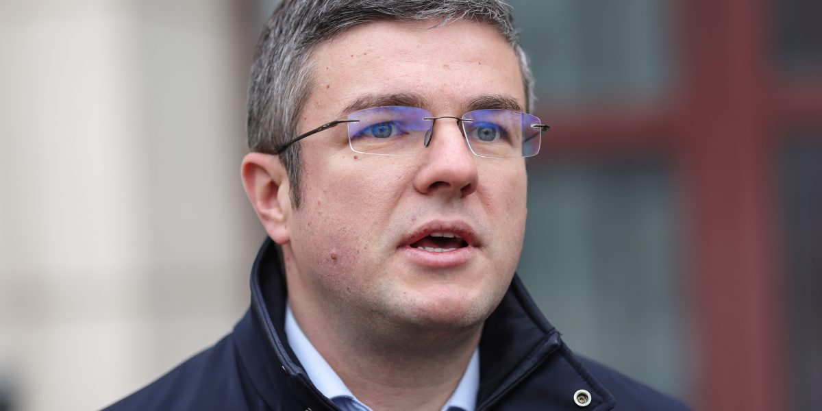 Minerit: Ministrul impune condiții grele, tehnologie modernă și mediu curat