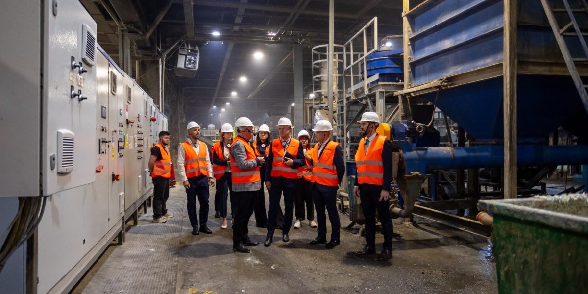 Fabrica din Târgu Mureș va recicla PET-uri: Cea mai mare din Europa în 2026