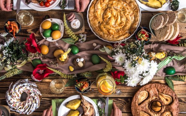 Cum să te ferești de excesele de Paște: sfaturi de la nutriționiști pentru mese echilibrate