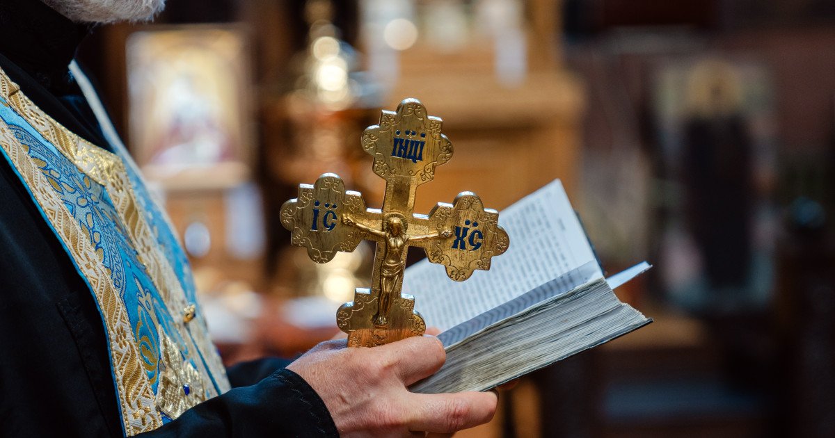 Sâmbăta lui Lazăr, sărbătorită pe 4 aprilie 2026, marchează un moment de reflecție spirituală în calendarul ortodox, fiind considerată ultima zi în care credincioșii pot face pomeniri sau parastase pentru cei adormiți înainte de Învierea Domnului