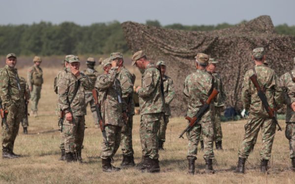 Halele Armatei, ruină: „Plouă și cresc copaci”, dezvăluie ministrul Apărării