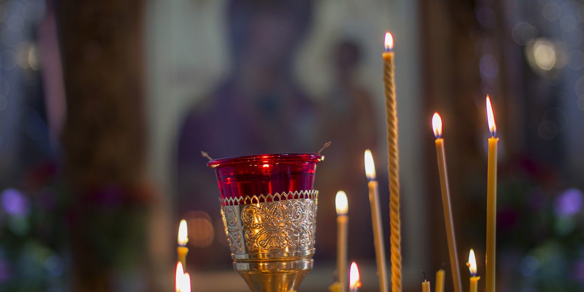 Sâmbăta Mare 2026: Tradiții esențiale pentru noaptea de Înviere în România