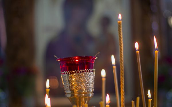 Sâmbăta Mare 2026: Tradiții esențiale pentru noaptea de Înviere în România