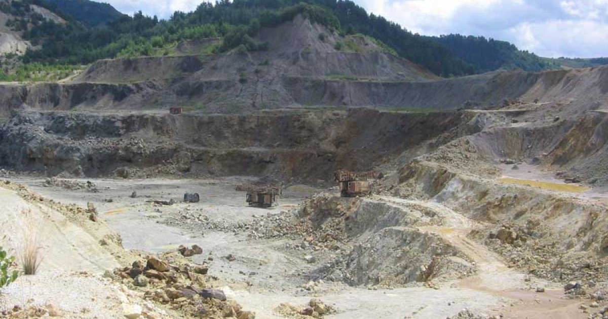 Organizații neguvernamentale din România avertizează asupra proiectului de lege L143/2026 Doar câteva zile după adoptarea proiectului de lege L143/2026, un grup de ătâtea de organizații neguvernamentale din România au semnat o scrisoare oficială adresată președintelui Comisiei Europene, Ursula von der Leyen, și Secretarului General Adjunct, Viviane d’Udekem d’Acoz