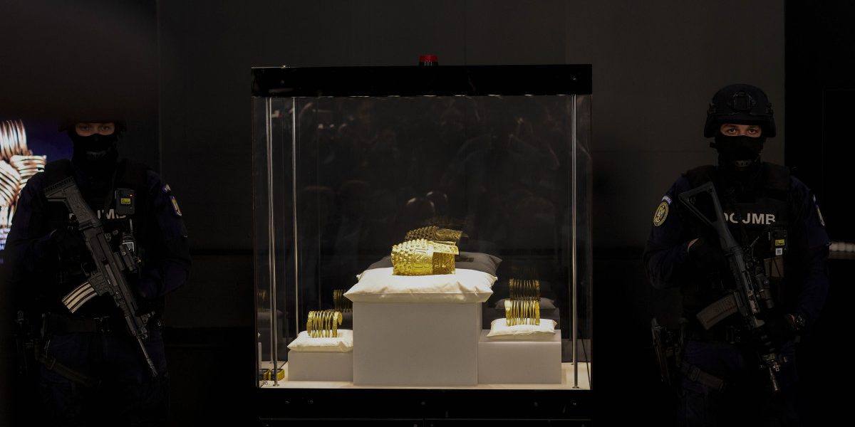 Coiful de la Coțofenești și brățări dacice, acasă: Tezaur expus la Muzeul Național