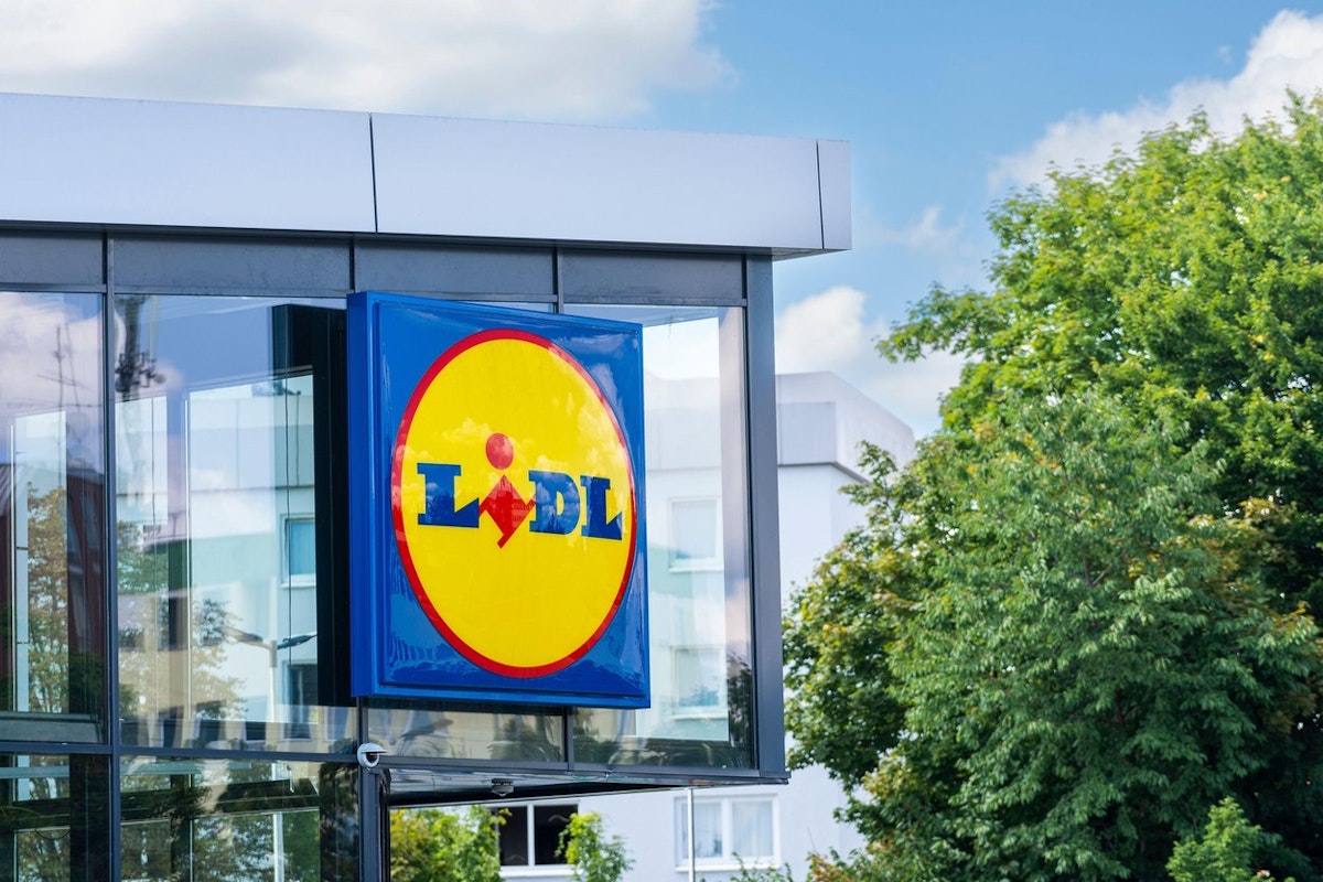 Lidl oferă clienților un cupon de 50 de lei pentru cumpărăturile de Paște Lidl lansează o campanie promoțională specială pentru sărbătorile pascale, oferind clienților un cupon de 50 de lei